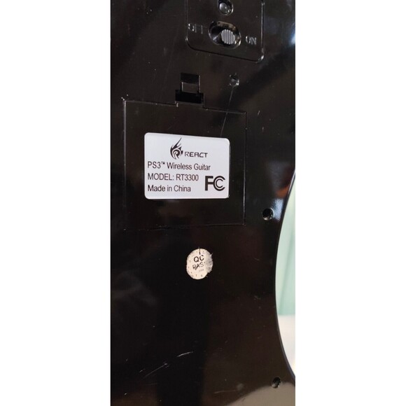 PS3 React Black Wireless Guitar for Guitar Hero, NO DONGLE, TESTED WORKS GREAT - Picture 11 of 14